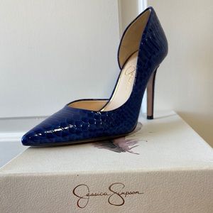Jessica Simpson pump